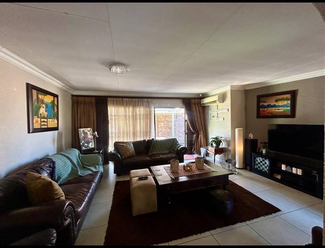 3 BEDROOM HOUSE FOR SALE IN SUNAIR PARK